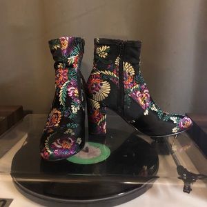 Steve Madden Floral boots